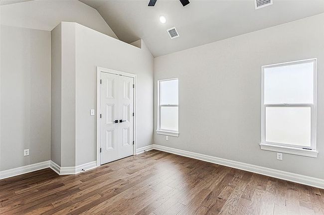Preview of property located at 1619 W Rockhill Pl