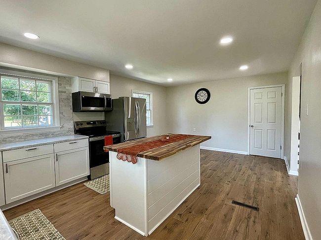 Photo of 326 Hollingsworth Rd, Woodstock, VA
