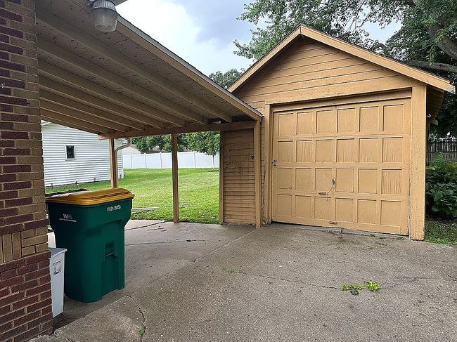 Photo of 772 Florence Ave, Galesburg, IL