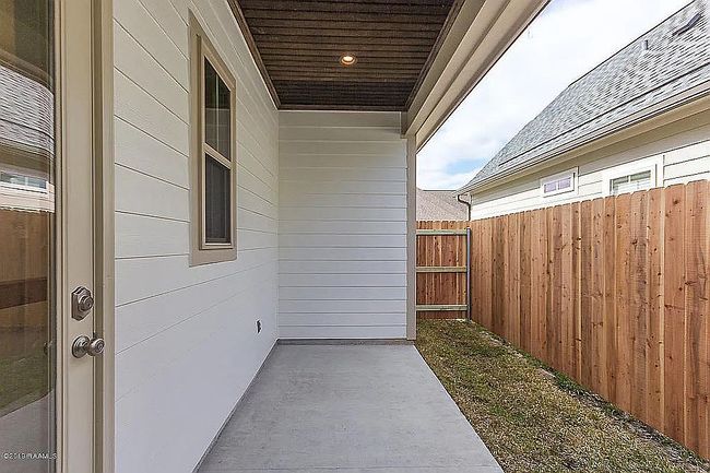 Photo of 102 Fallen Oak Ln, Youngsville, LA