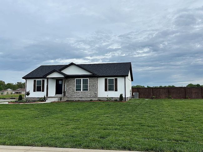 Additional photo 2 of property located at 136 Greenbriar Ln