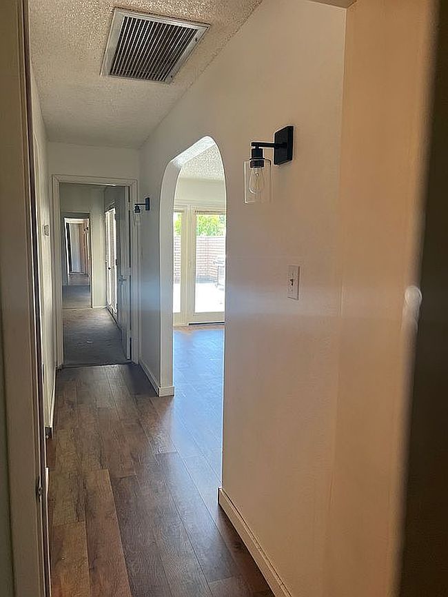 Image of 613 E 26th St