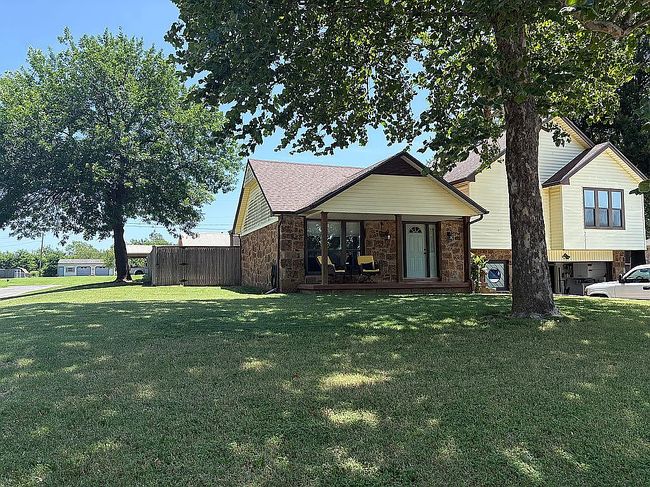 Photo of 406 Mockingbird Ln, Wagoner, OK