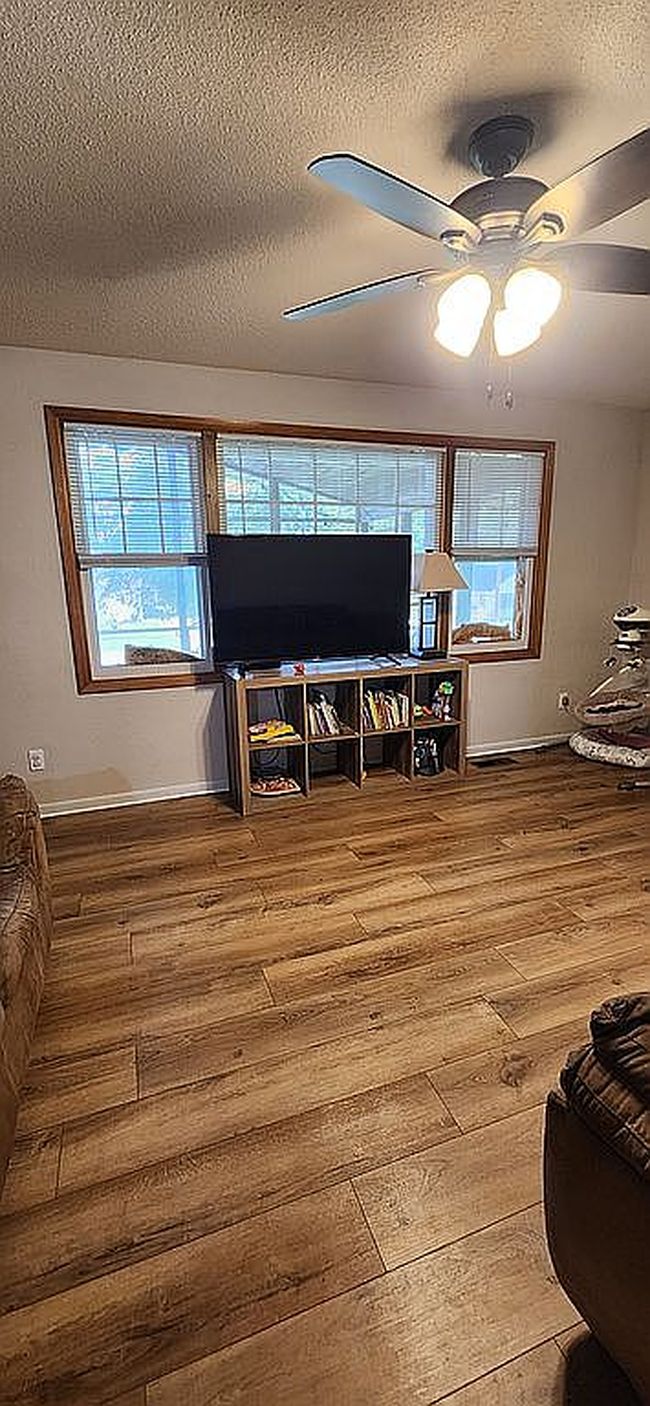 Photo of 824 E Union St, Manchester, IA