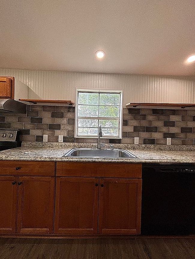 Image of 7300 Lake Buffum Rd N