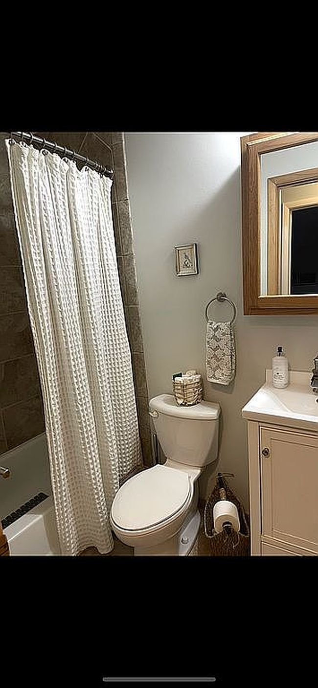 Photo of 170 Eastview Ave, Crystal Lake, IL