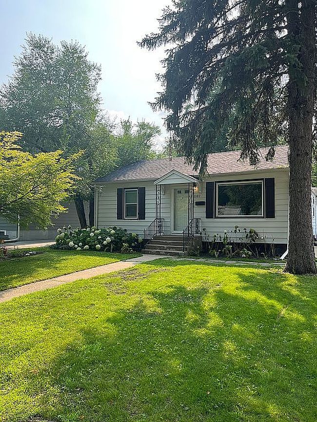 Photo of 1101 12th St S, Moorhead, MN