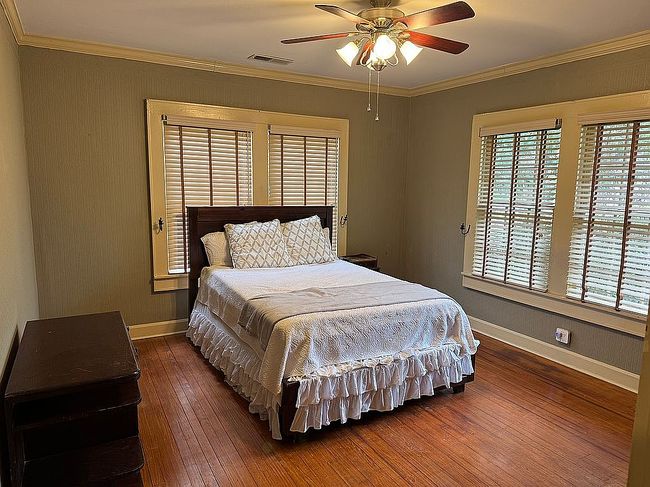 Image of 1804 S Lakeshore Dr