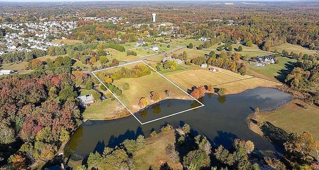 Photo of 22 Fitzhughs Trl, Fredericksburg, VA