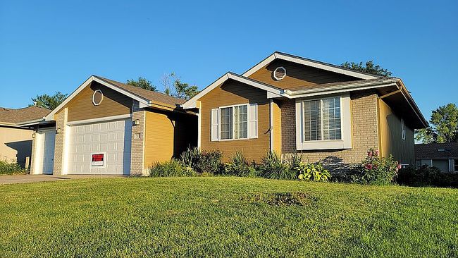 Photo of 9117 Valley View Dr, La Vista, NE