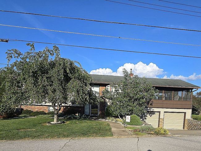 Photo of 312 Meadow Ln, Parkersburg, WV
