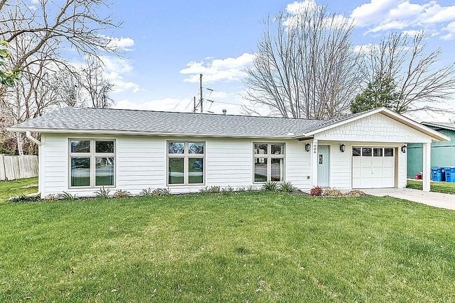 Photo of 906 Se G St, Bentonville, AR