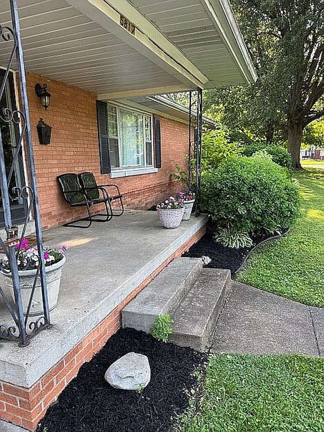 Photo of 5817 Green Meadow Rd, Evansville, IN