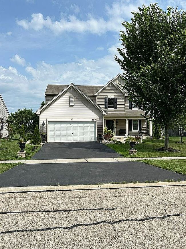 Photo of 377 Fieldstone Dr, Woodstock, IL