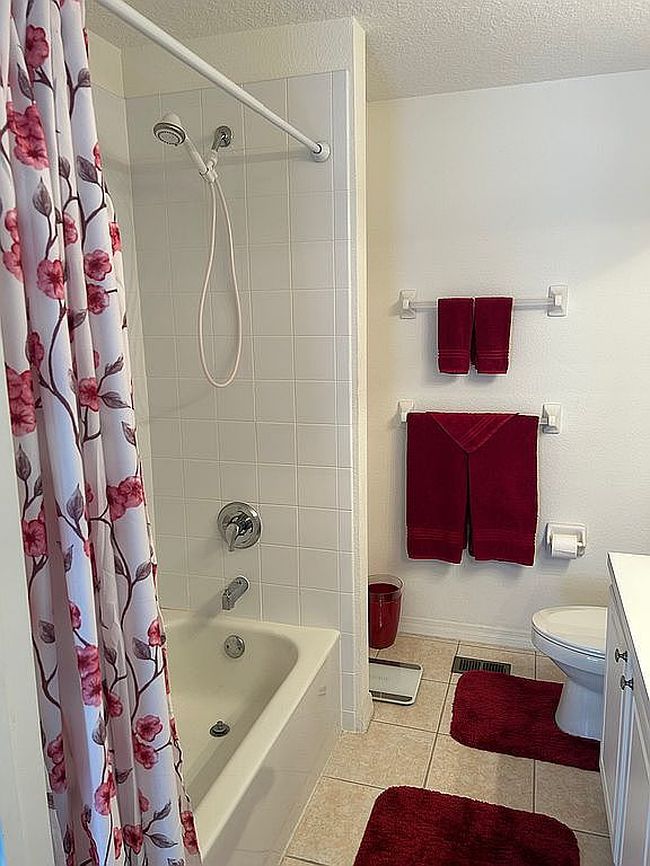 Image of 1347 Hampton Park Ln