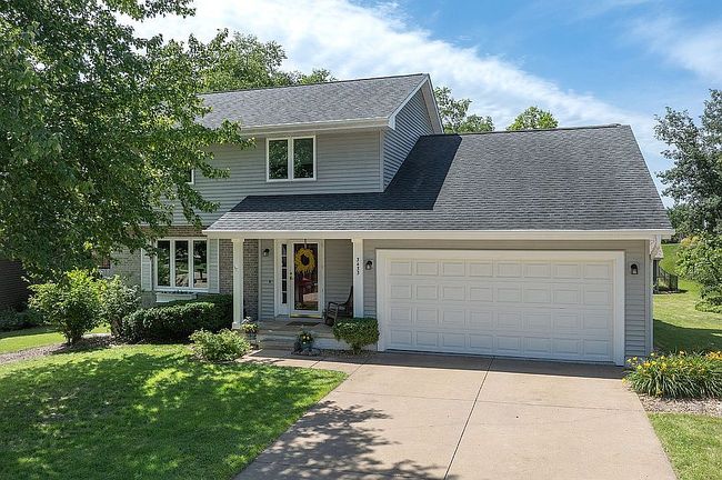 Photo of 3433 Sycamore Ct Ne, Cedar Rapids, IA