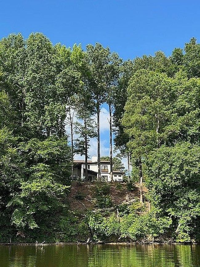 Additional photo 2 of property located at 6916 Mere View Ct