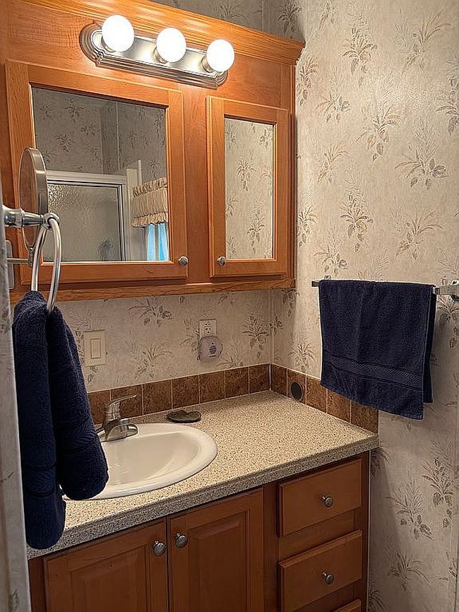 Image of 18545 Nw 45th Avenue Rd #124