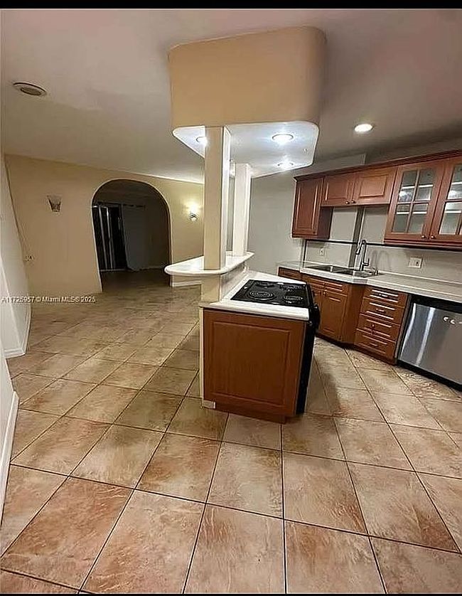 Additional photo 1 of property located at 11925 Ne 2nd Ave #B317