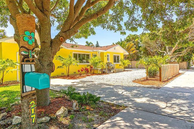 Photo of 217 S Orlando Ave, Cocoa Beach, FL