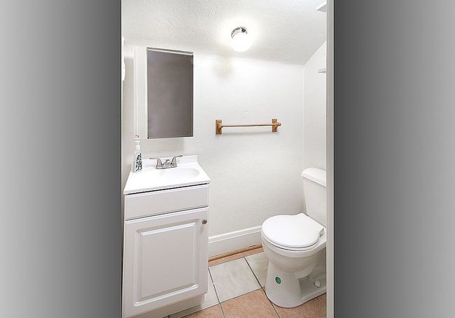 Image of 1112 University Dr S