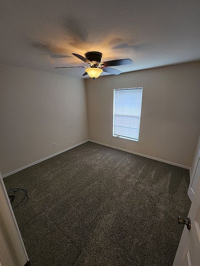 Additional photo 3 of property located at 621 S Lukie Ave