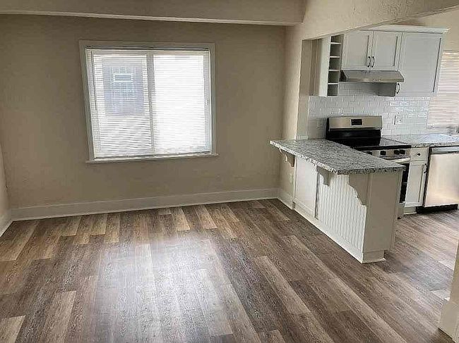 Additional photo 3 of property located at 1905 Creston Ave