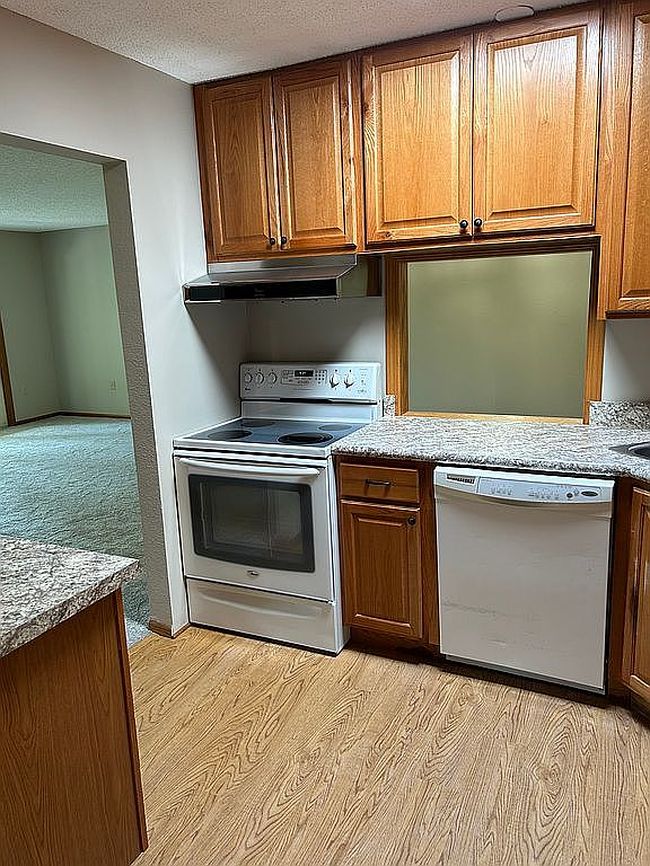Photo of 1415 Lake St Apt 105, Alexandria, MN