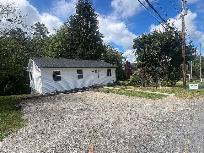 Photo of 411 Crescent Rd, Beckley, WV