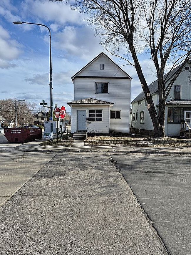 Image of 202 2nd St S