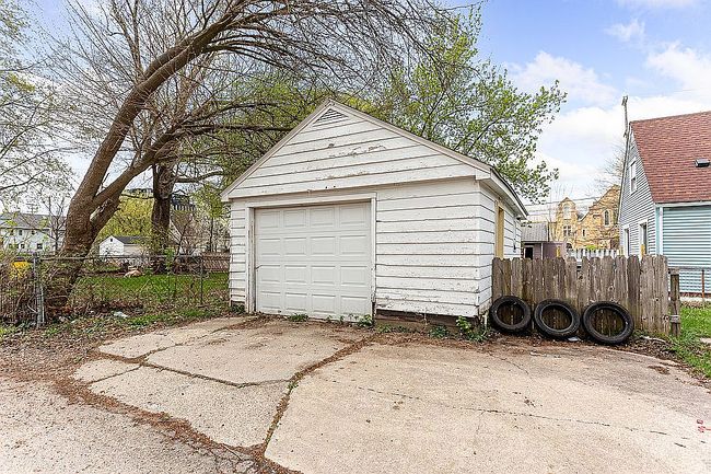 Image of 1017 W Oakland Ave