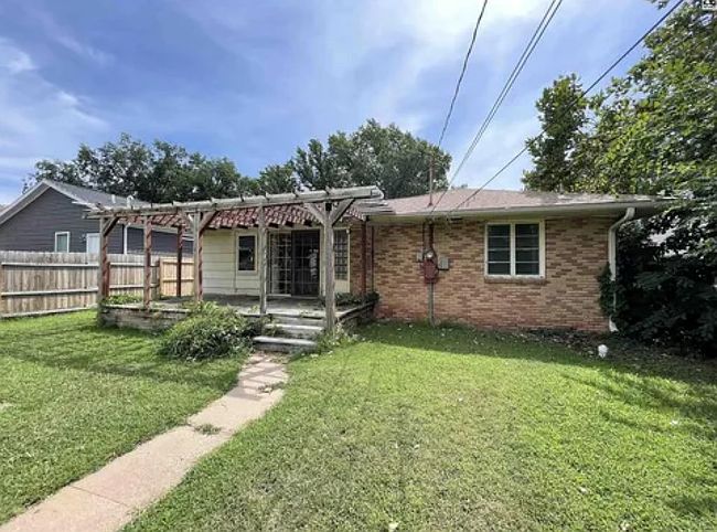 Additional photo 1 of property located at 305 S West Ave