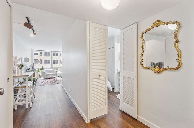 Additional photo 4 of property located at 2400 N Lakeview Ave Apt 1108