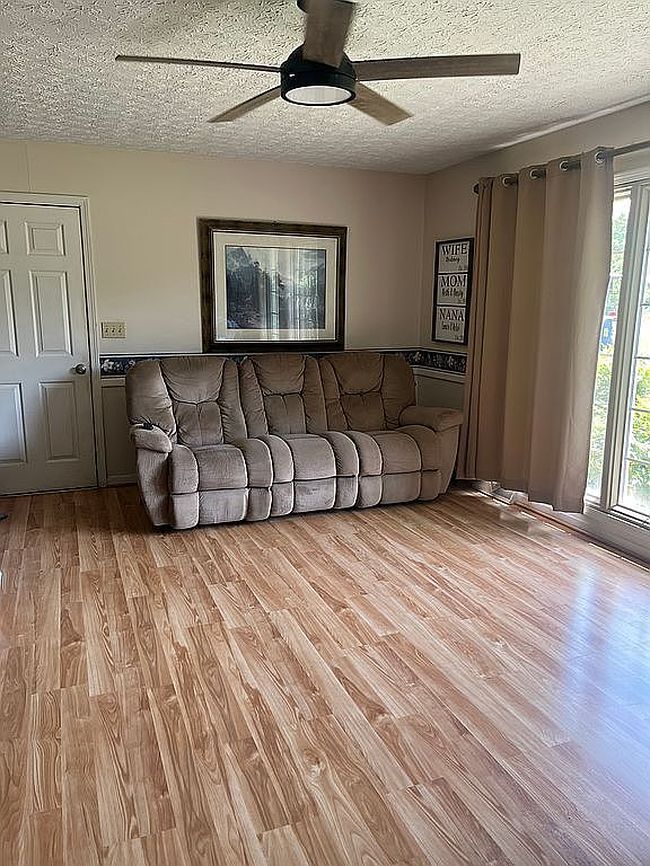 Image of 1693 Stoner Creek Rd