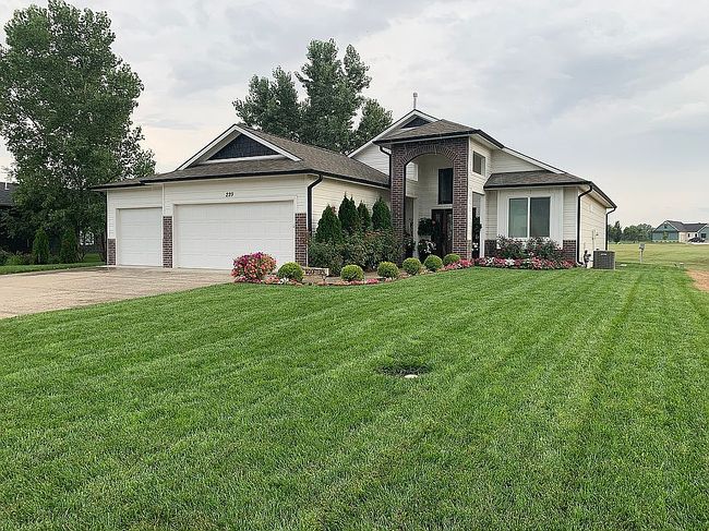 Photo of 229 Lakeside Dr