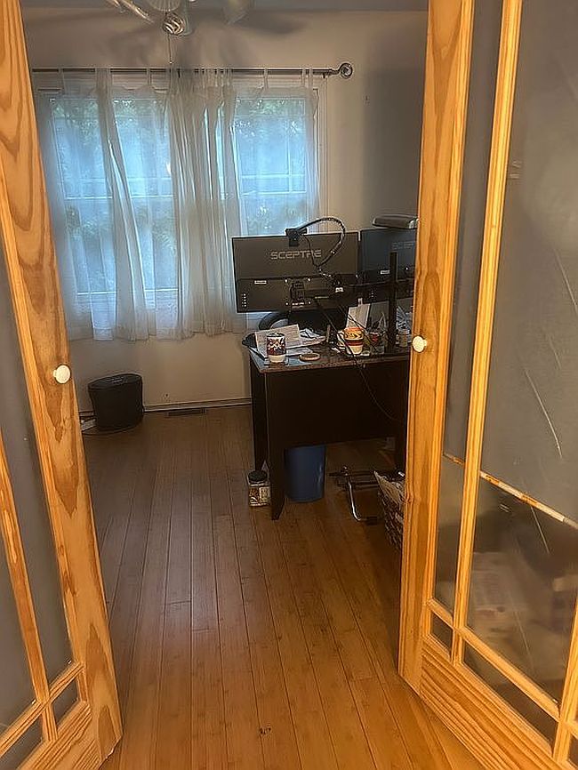 Image of 446 S Stratford Ave