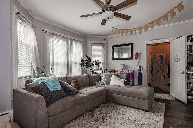 Photo of 134 Queen St, Bristol, CT