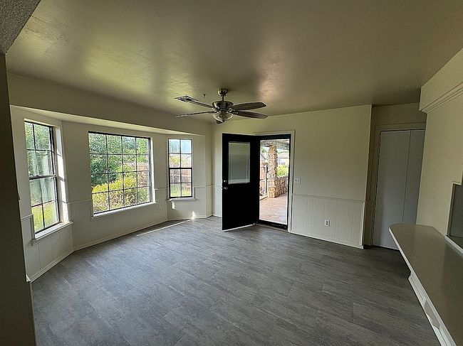 Photo of 101 Regency Dr, Clinton, OK