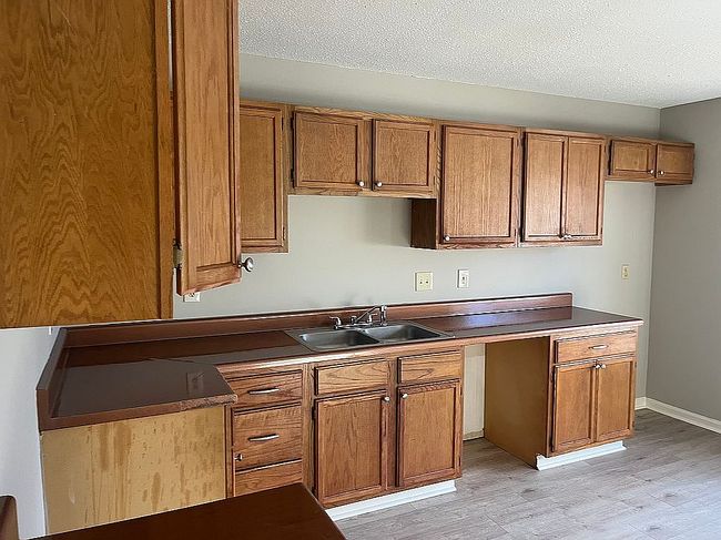 Additional photo 2 of property located at 2605 Bluff Rd