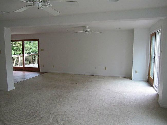 Image of 18 E Front St