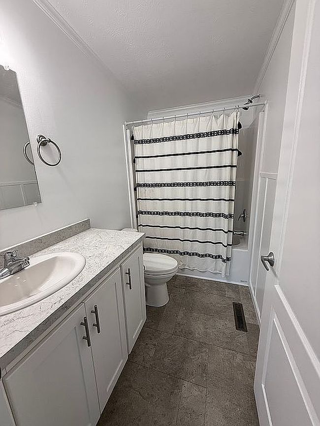 Photo of 13 Smithfield Dr, Smithfield, PA