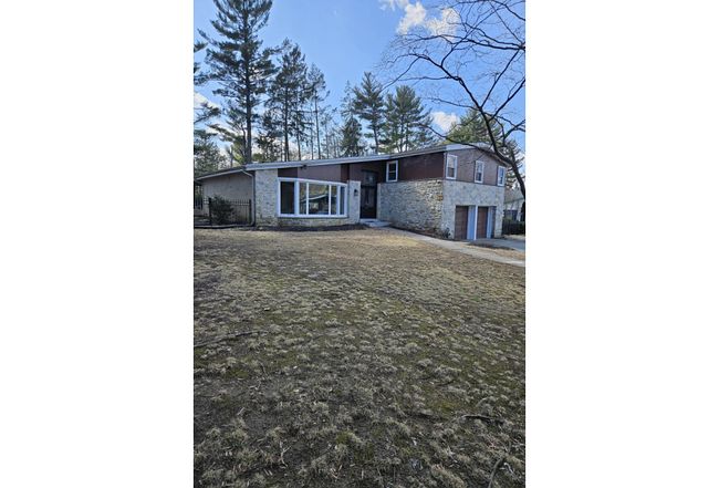 Image of 1404 Autumn Rd