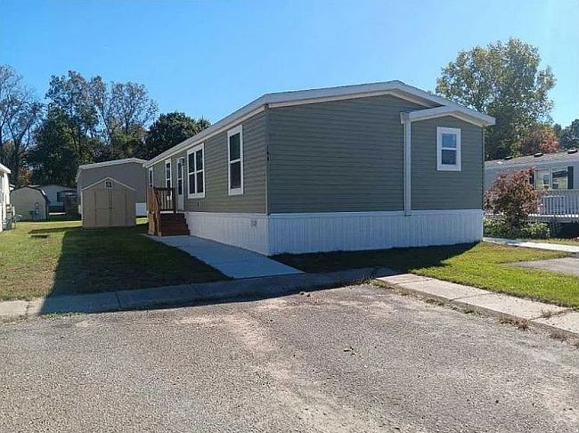 Photo of 6564 E Michigan Ave Trailer 144, Saline, MI