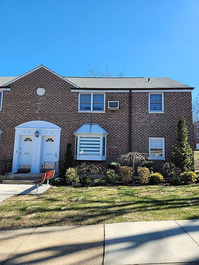 Preview of property located at 57-49 Marathon Pkwy #323