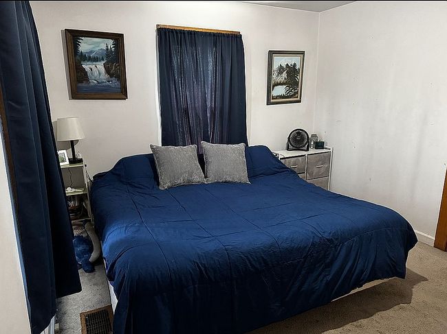 Image of 619 W 8th St