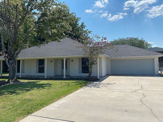 Photo of 815 College Dr