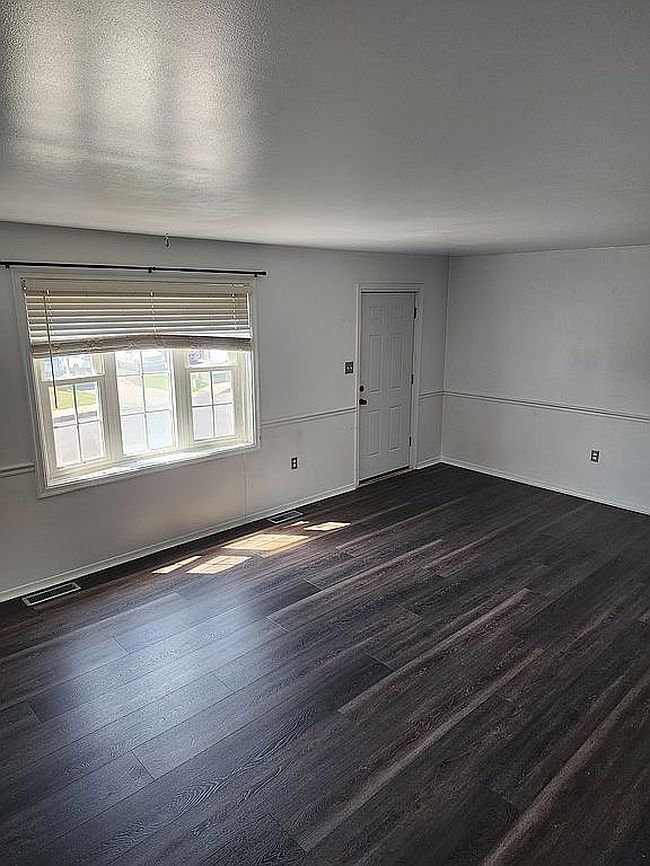 Photo of 31 Mall Rd, Etters, PA