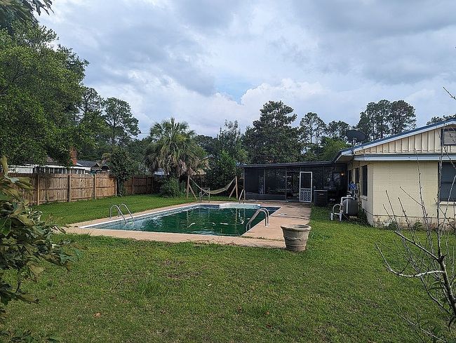 Image of 801 Chason St