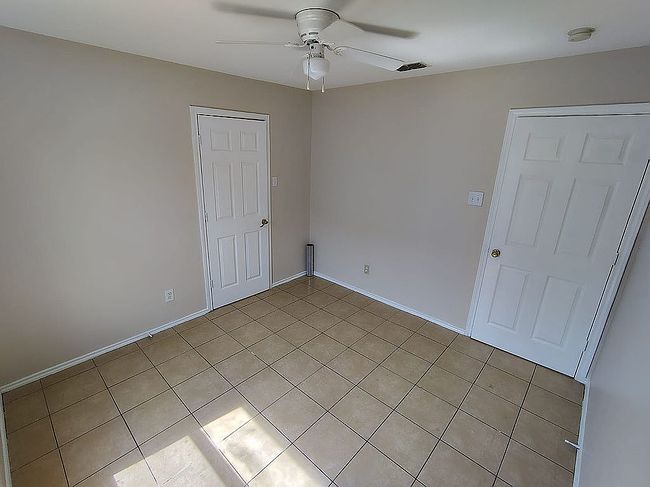 Photo of 1617 Denmark Ln, Laredo, TX
