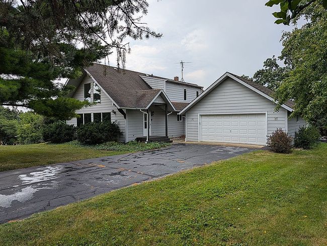 Photo of 6507 Rowland Rd, Huntley, IL